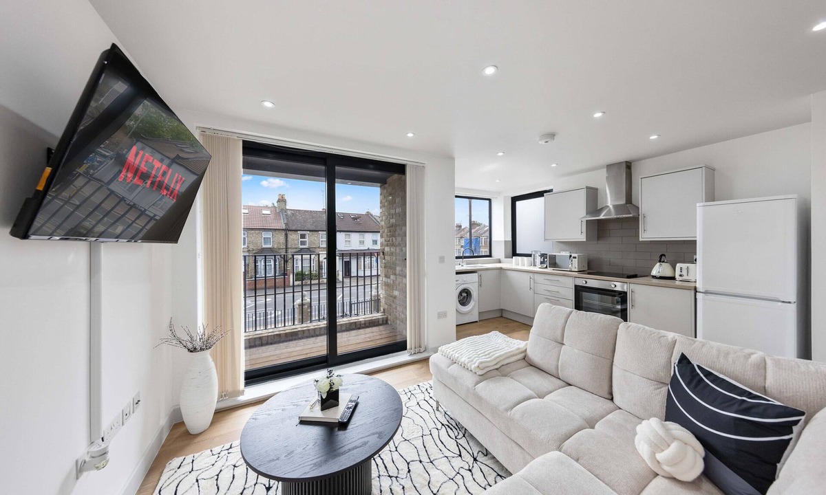 Waltham Forest Apartment | 7 Hobson Woods Apartments