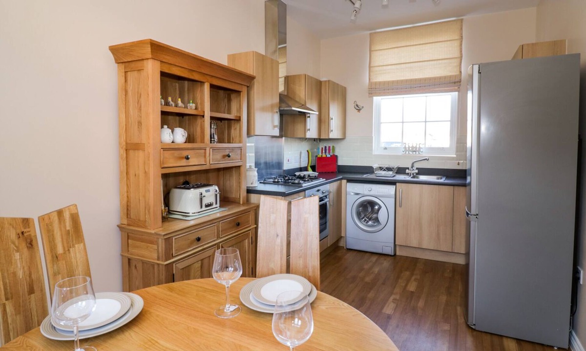 Stourport-on-Severn Cottage | 7 MART LANE, family friendly, with a garden in Stourport-On-Severn