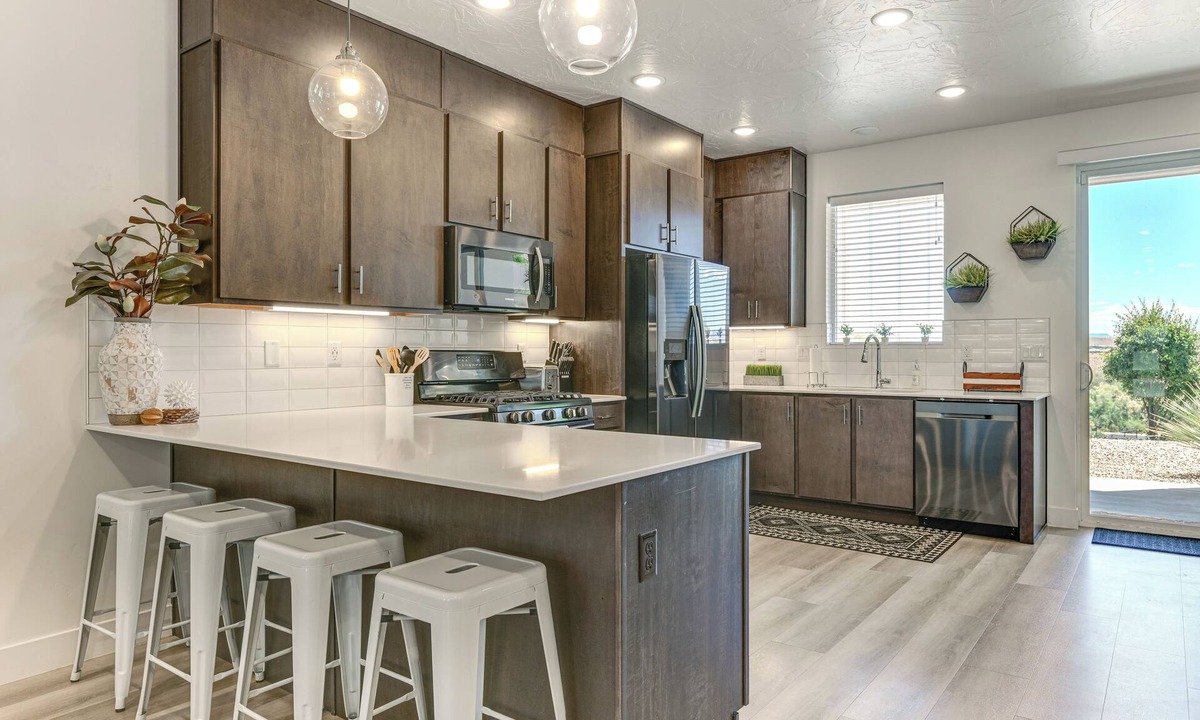 St. George Apartment | 7 Mi to Snow Canyon: Townhome w/Arcade Games!