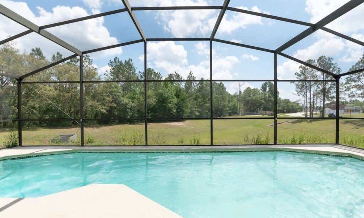 Lindfields House | 7 miles to Disney | 3bd | Pool