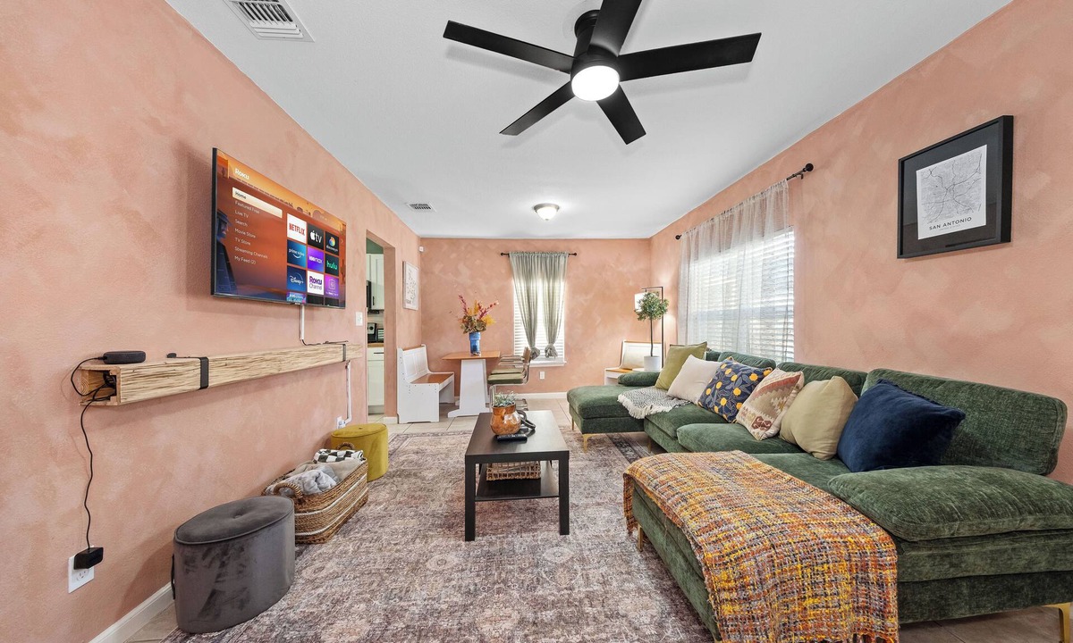 Eastside Promise Neighborhood House | 7 MIN DT Riverwalk, Pearl,Frost Center & Ft Sam, BAMC-pet friendly!