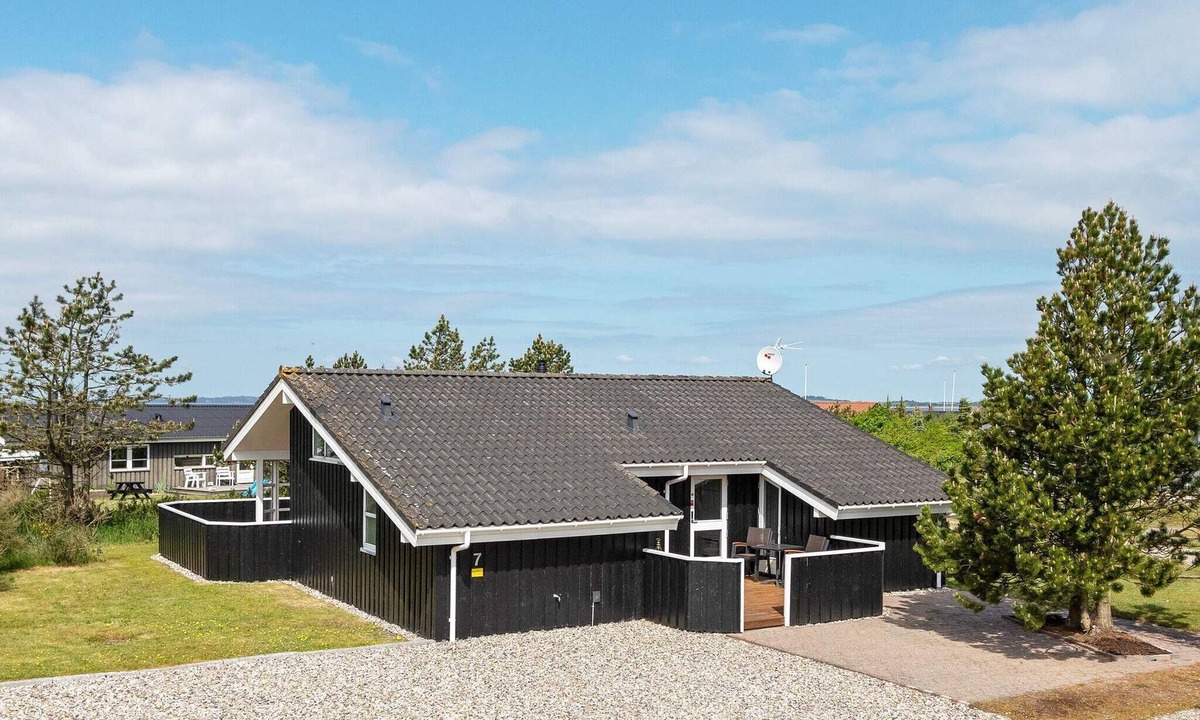 Trend House | 7 person holiday home in Løgstør-By Traum