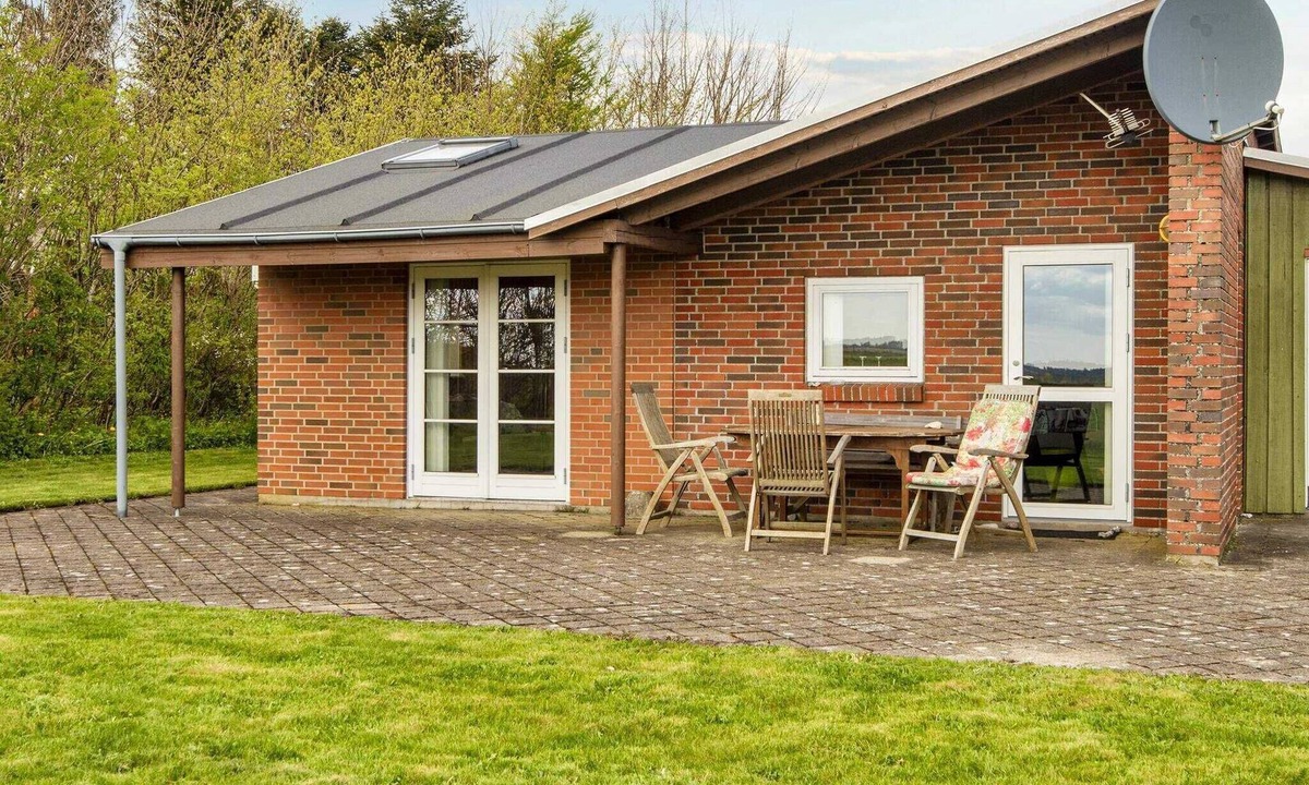 Remmer Strand House | 7 person holiday home in Struer
