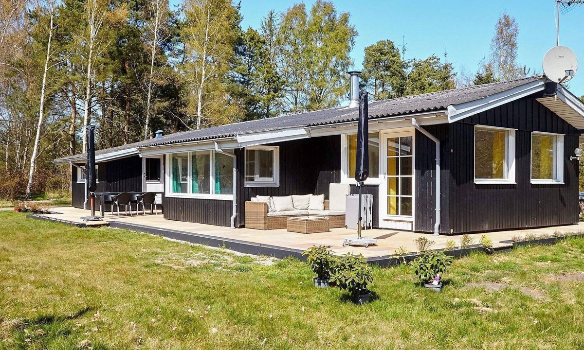 Hojby House | 7 person holiday home in Højby