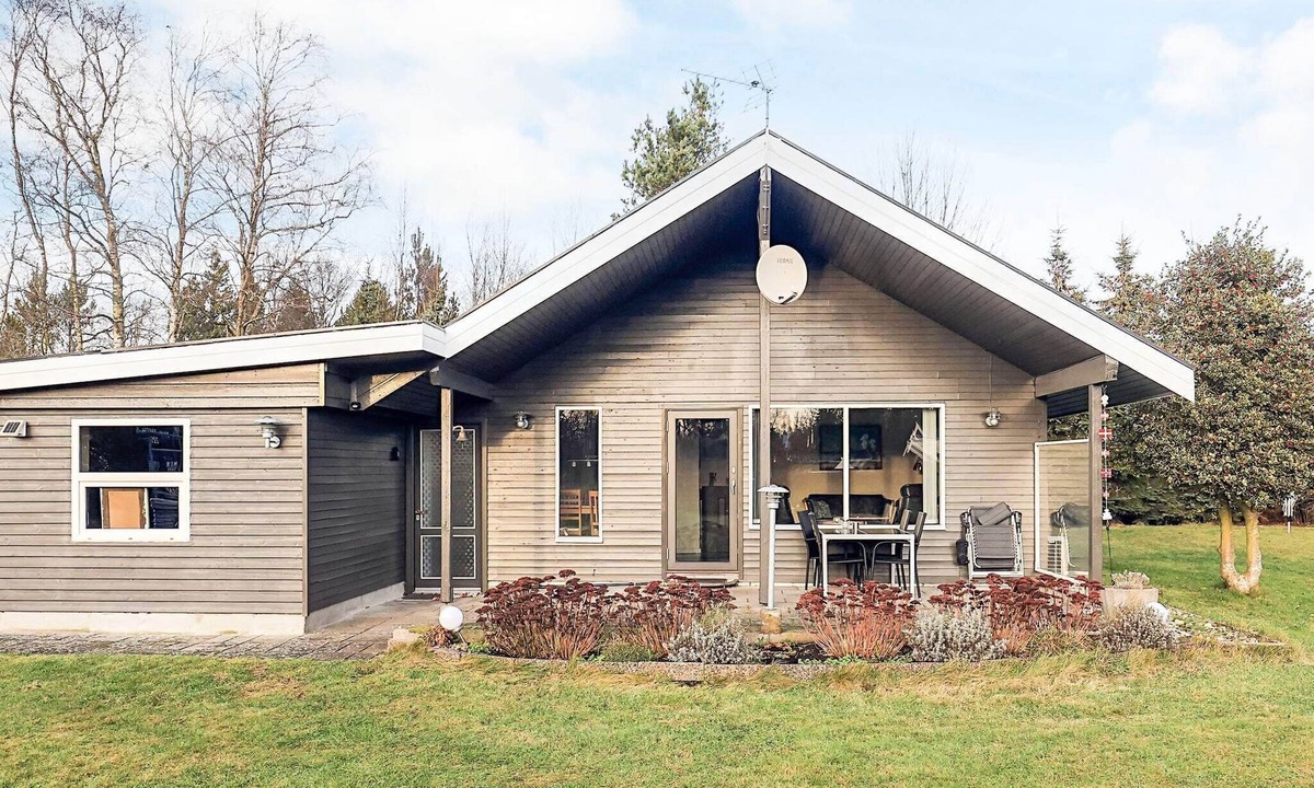 Hou House | 7 person holiday home in Hals