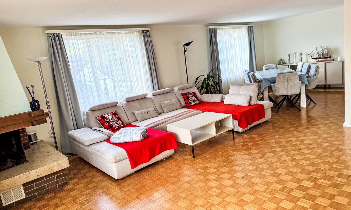 Zell House | 7 Room Villa (Just for you) by Interhome