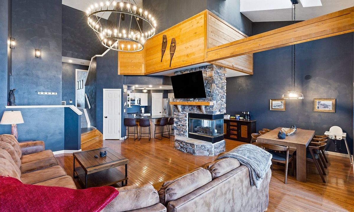 Seven Springs Condo | 7 Springs Mountain Ski-In | Sauna + Game Room
