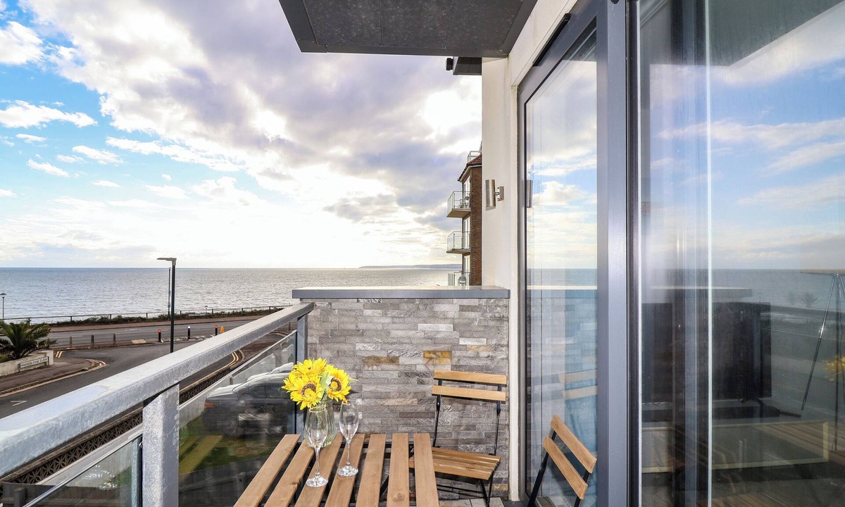 Southbourne Cottage | 7 Warren Edge Close