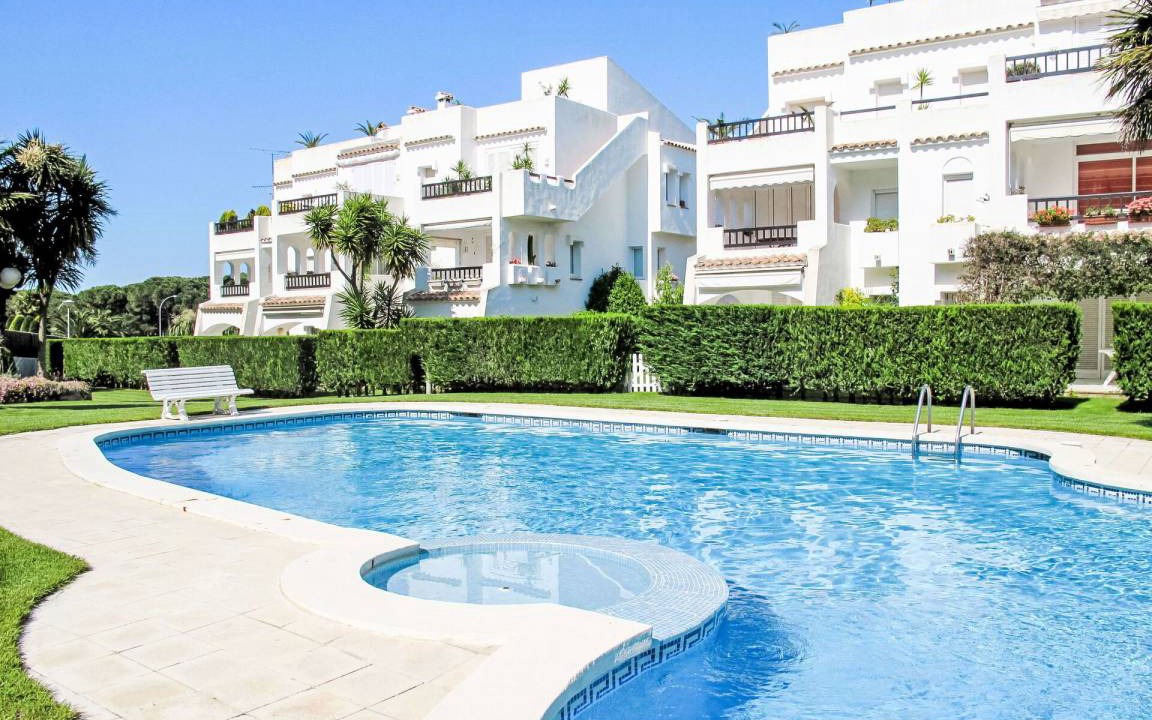Pals Apartment | 70 m² Apartment ∙ 3 bedrooms ∙ 6 guests
