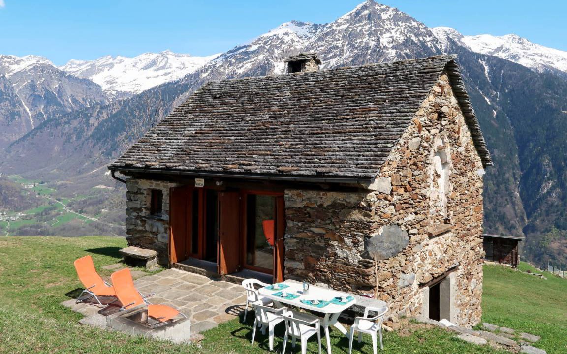 Acquarossa Apartment | 70 m² Apartment ∙ 2 bedrooms ∙ 6 guests