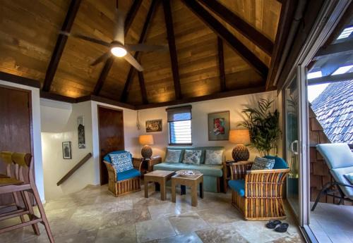 Punaluu House | 70 Pogs Place at Black Sand Beach
