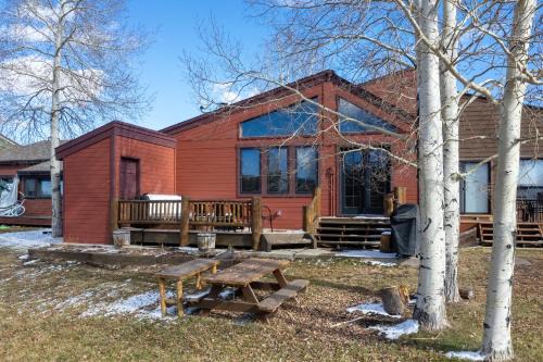 Fraser Villa | 701B Quail