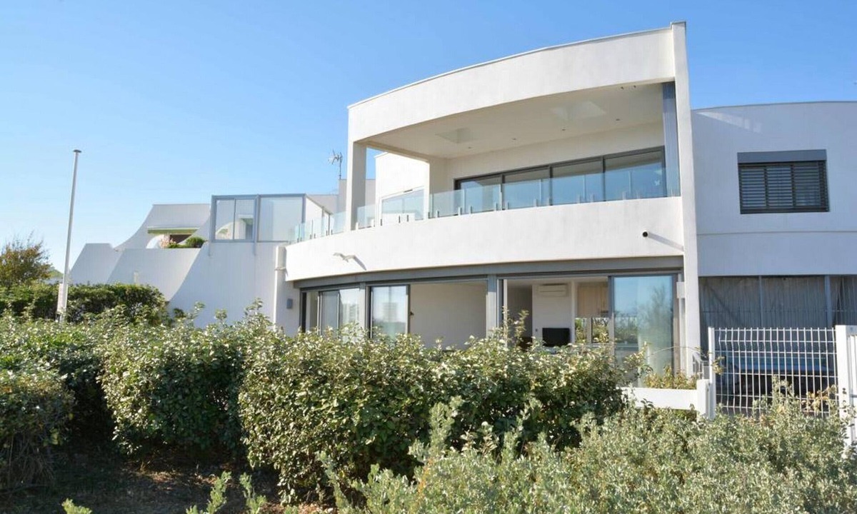 La Grande-Motte Apartment | 70m2 Apartment with A/C and direct access to the beach