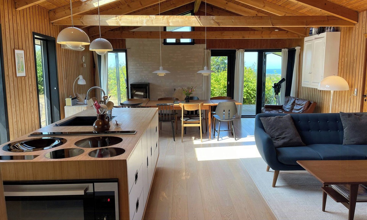 Skallerup Klit House | 70s hilltop summer house in Skallerup Klit