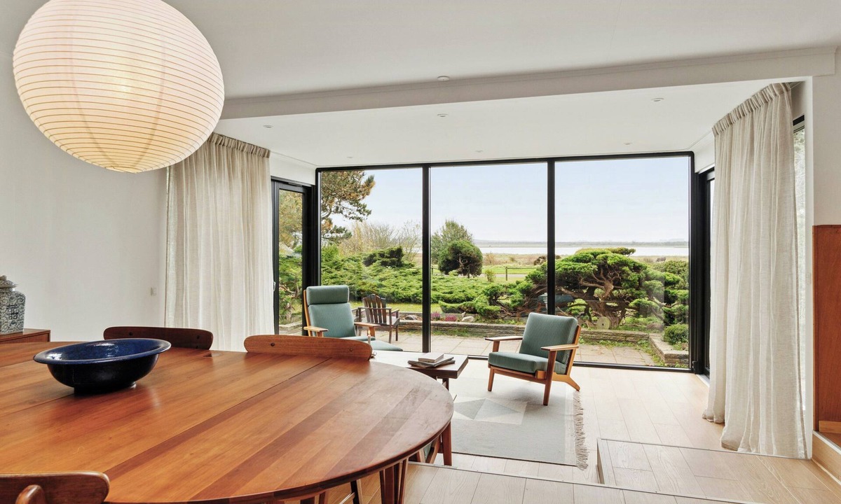 Follenslev House | 70s holiday home with views of Vesterlyng