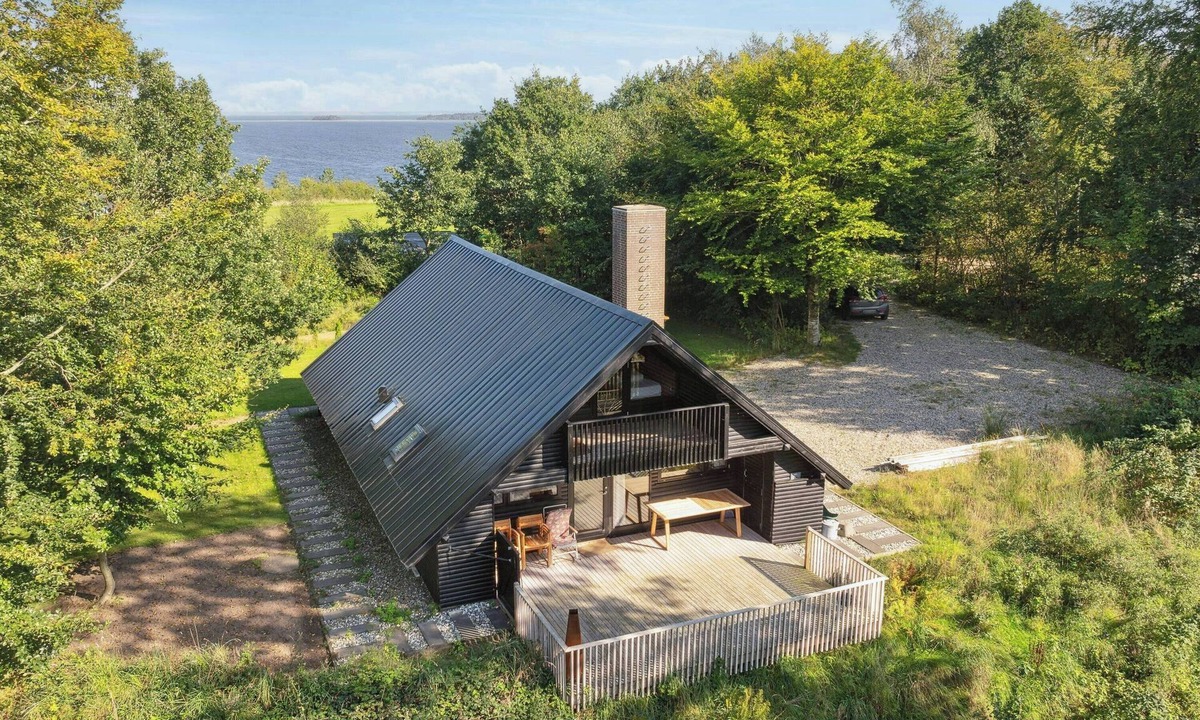Vester Grønning House | 70s holiday home with fjord views at Lyby Beach