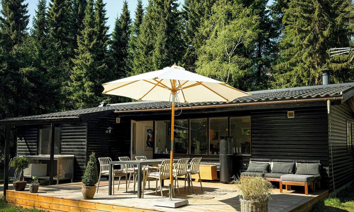 Ebdrup House | 70s summer house with sauna and cold plunge