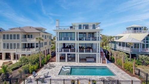 Isle of Palms House | 710 Ocean Boulevard AvantStay Oceanfront Private Pool Rooftop Deck