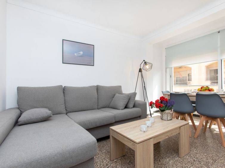 Llanca Apartment | 72 m² Apartment ∙ 3 bedrooms ∙ 5 guests