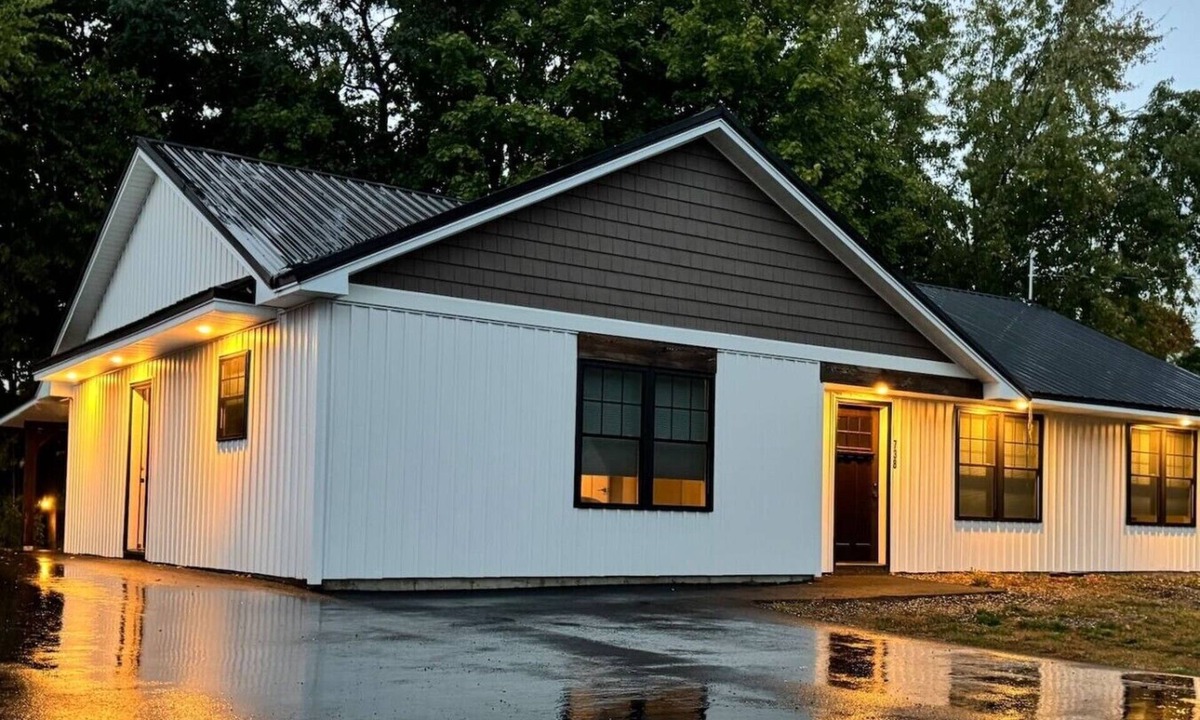Bangor House | 738 North Main st · Riverside Getaway w/HotTub | 3