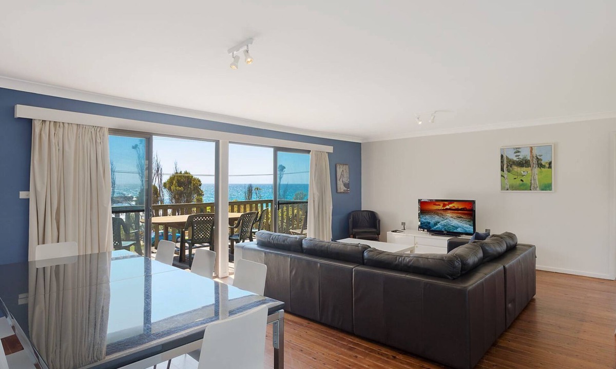Dalmeny House | 74 Ocean Parade - Beach Home