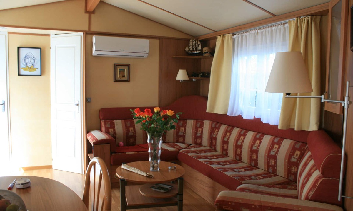 Ambon House | 750 m from the beach on a small private campsite