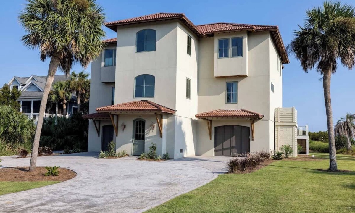Saint Helena Island House | 779 Marlin Drive