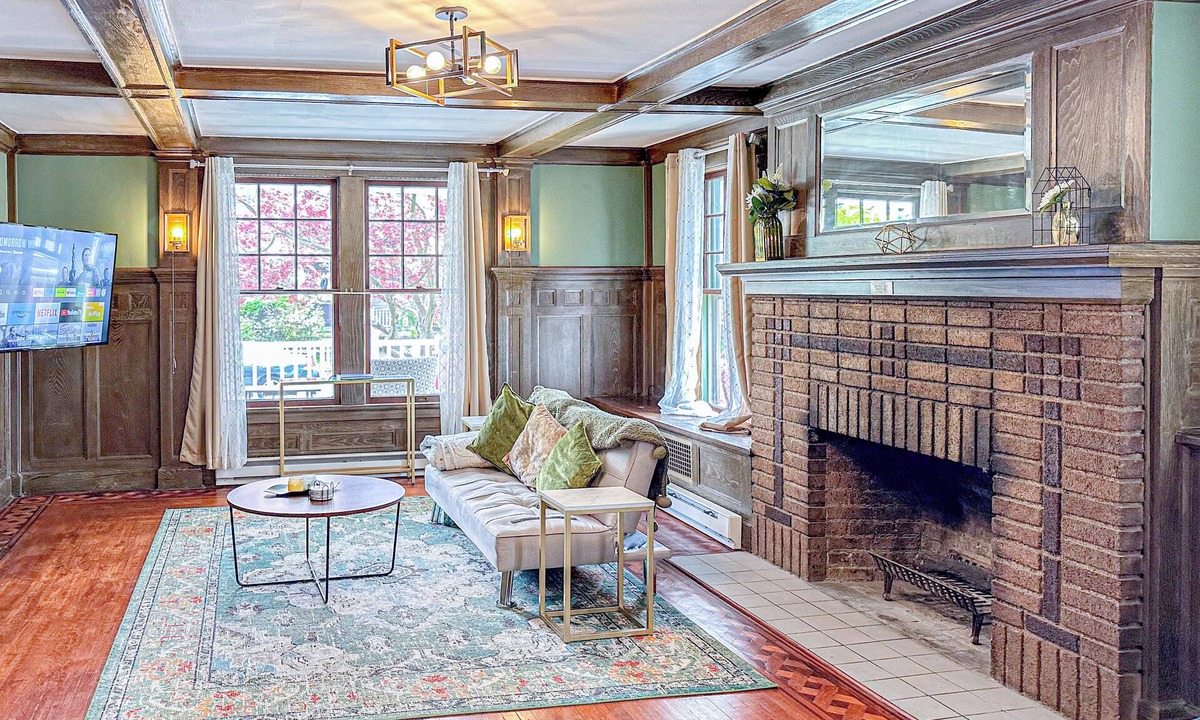 Norwich Apartment | 79-1 3br apartment