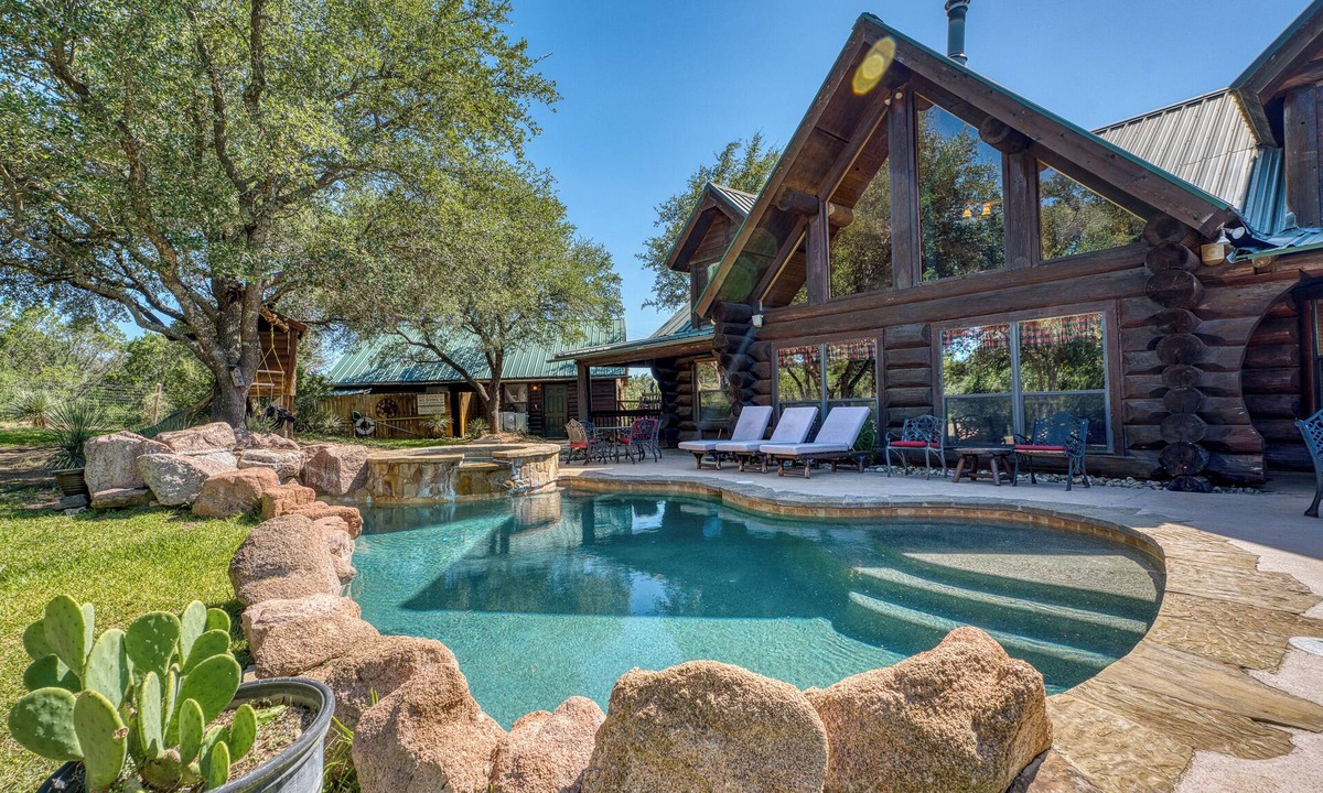 Marble Falls Cabin | 7BD Retreat w/Pool, Hot Tub—Sleeps 28 | Pet Friendly