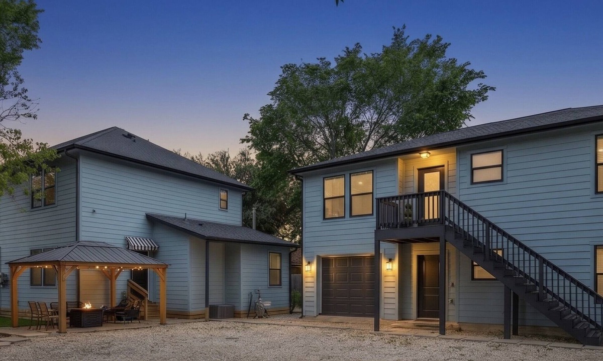 Greater East End House | 7BR 7BA Gated Luxury
