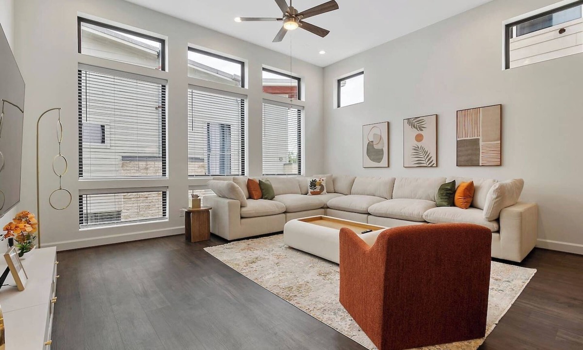 Montrose House | 7BR/7BA Luxury Houston Home w/Full Skyline View!