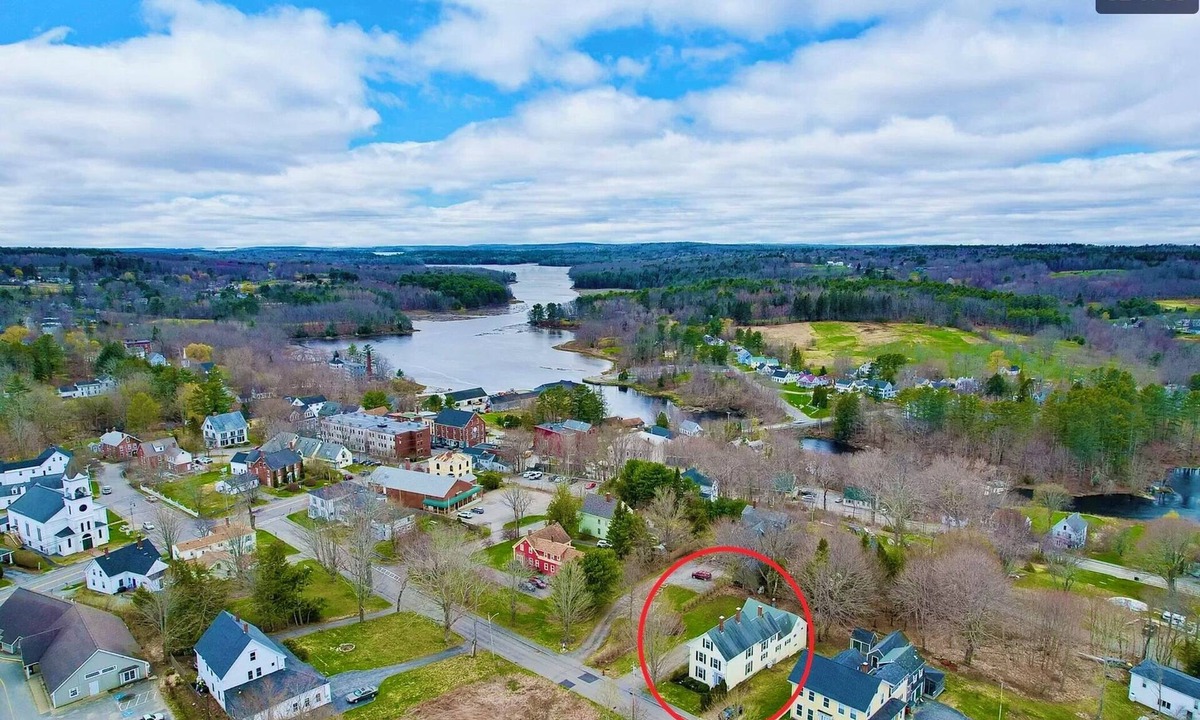 Waldoboro Apartment | 7BR Hilltop Retreat · 2 Kitchens & Decks