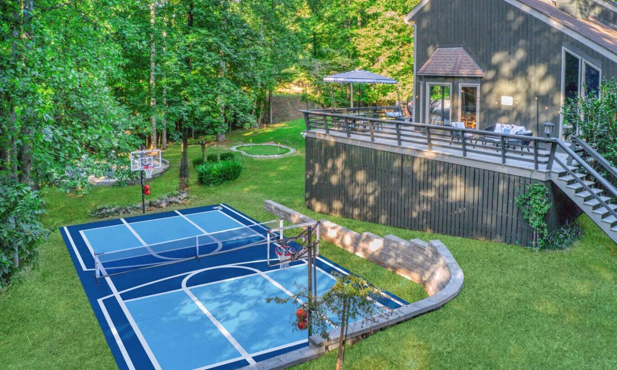 Jamestown House | 7BR Jamestown Oasis with Hot Tub and Games