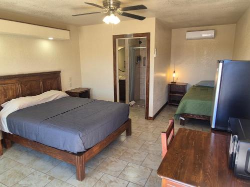 Study Butte-Terlingua Hotel | 7th Day Tivo's Hotel