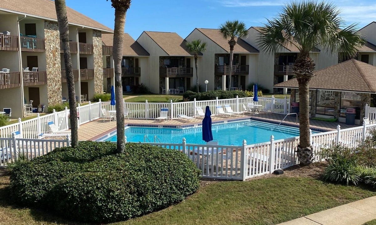 Avalon Beach Estates House | 7TH NIGHT FREE ON SELECT WEEKS ~ BEACH SERVICE INCLUDED WITH BOOKING