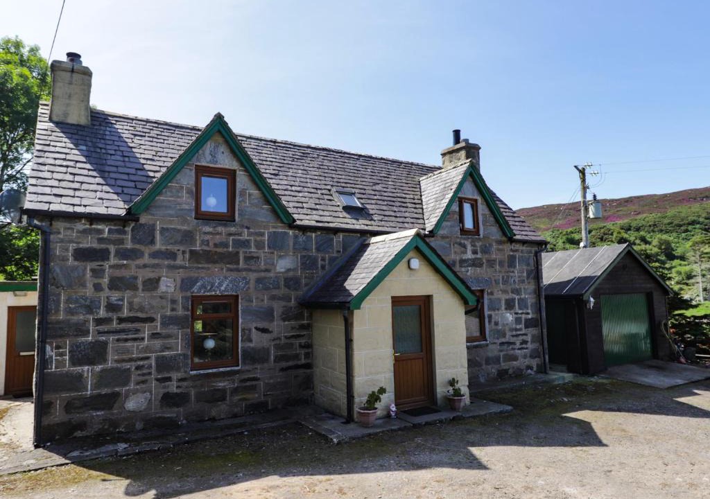 Thurso House | 8 Achnabat