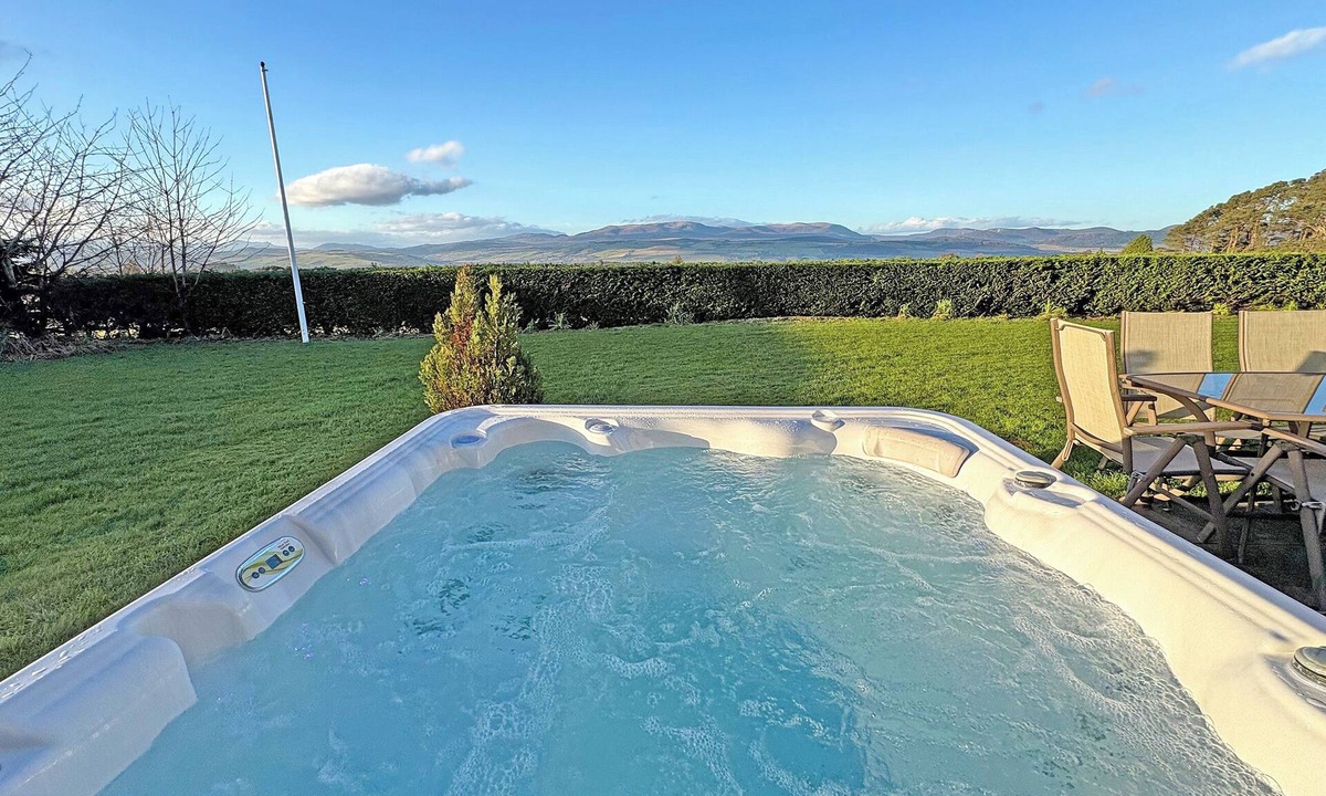 Dingwall Cottage | 8 bedroom accommodation in Dingwall