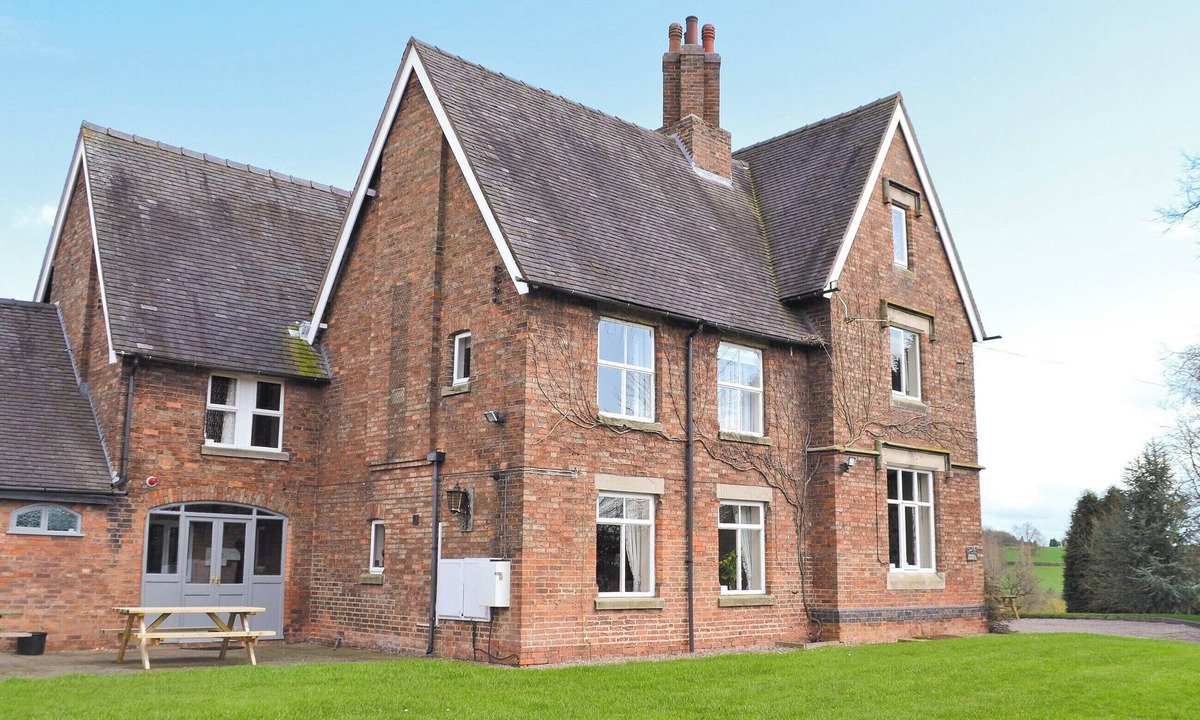 Denstone Cottage | 8 bedroom accommodation in Somersal Herbert, Ashbourne