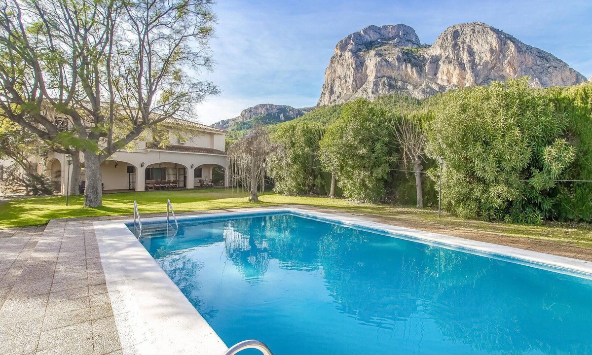 Polop House | 8 bedroom awesome home in Polop