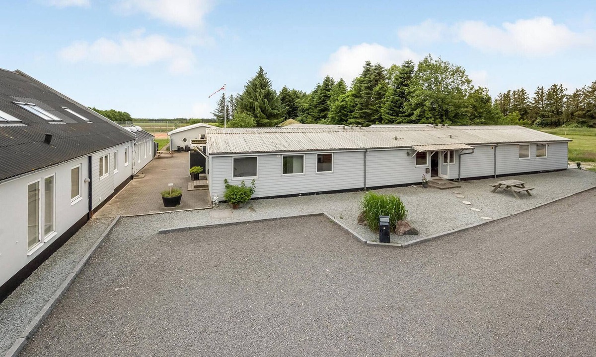 Henne House | 8 bedroom cozy home in Henne