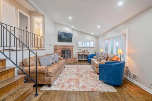 Naval Academy Villa | 8 Bells Bungalow - Cozy, Stylish, Prime Location