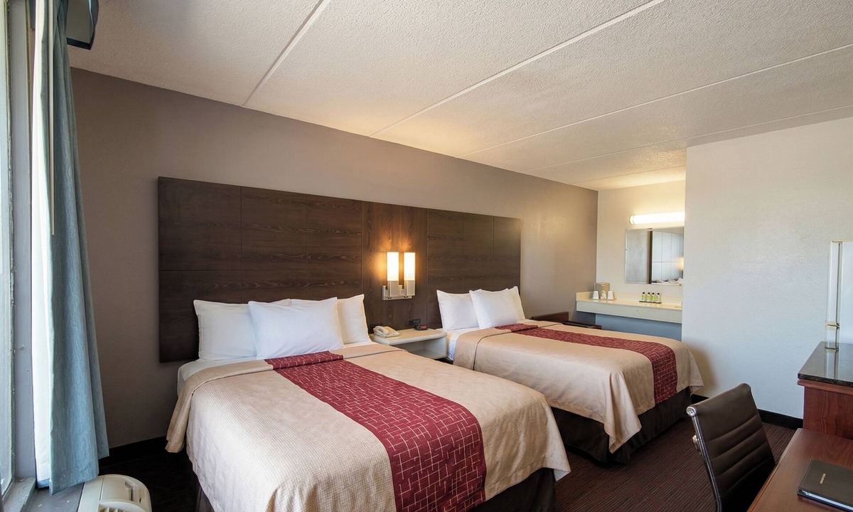 Americus Hotel | 8 Inn