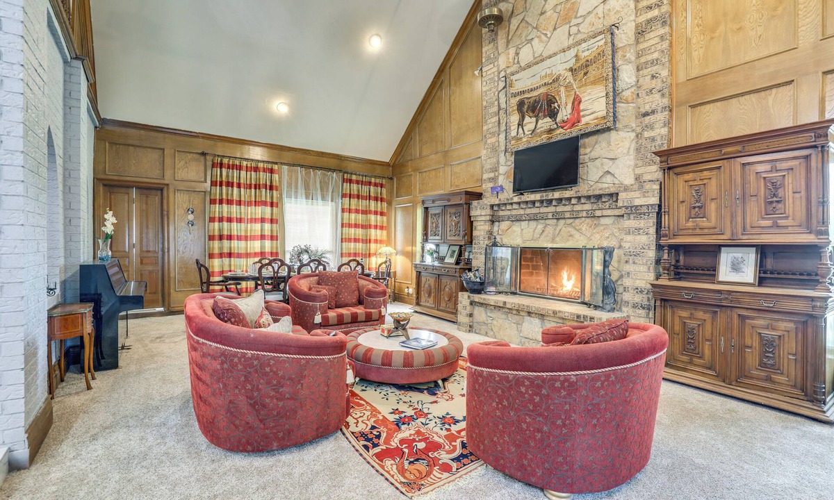 Ederville House | 8 Mi Dallas Stadium! Fort Worth Home w/Pool