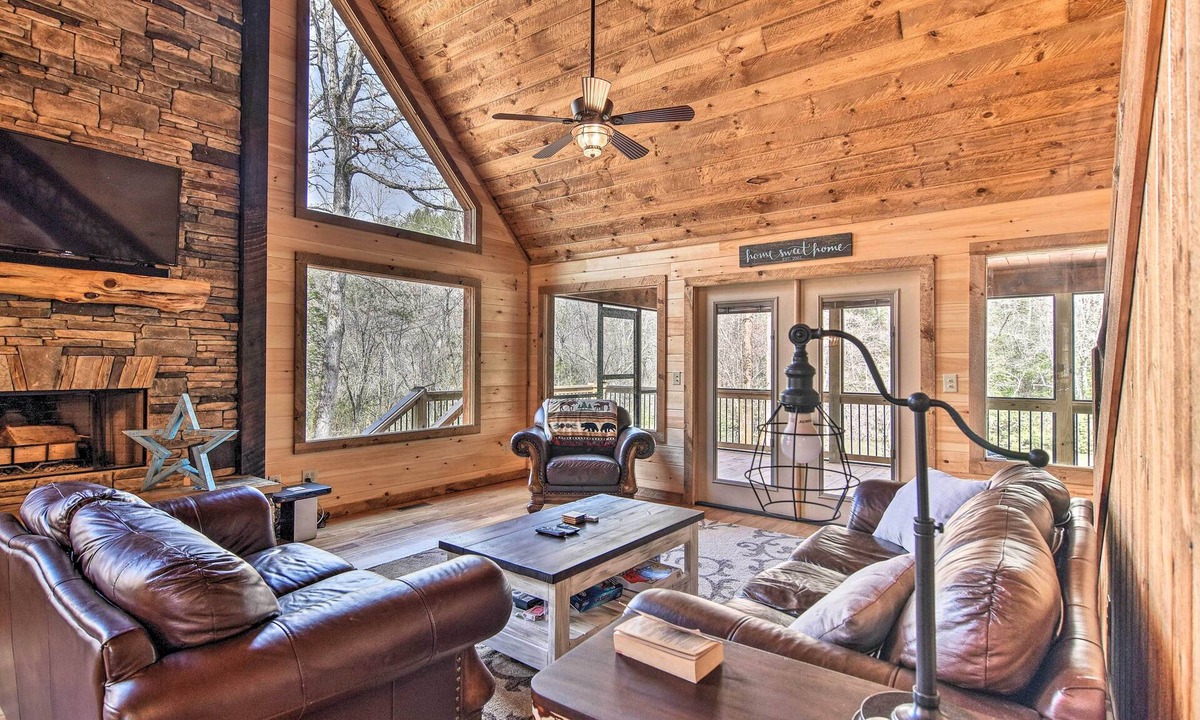 Murphy Cabin | 8 Mi to Dtwn Murphy! Cabin w/Nottely River Views