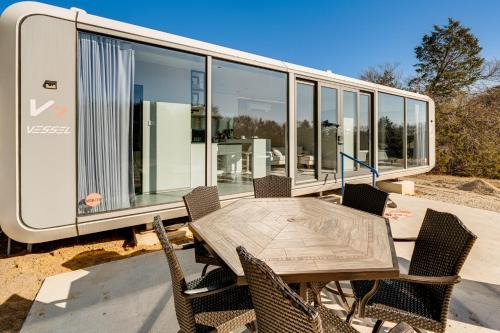 Valley View Apartment | 8 Mi to Lake Access: Futuristic Capsule Hideaway!