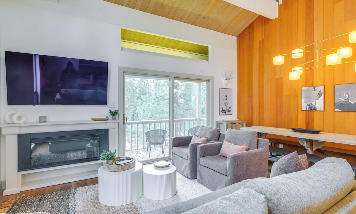 Kings Beach House | 8 Mi to Northstar Slopes: Tahoe Gem w/Fireplace