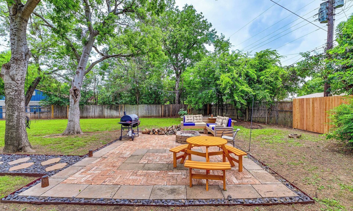 Richland Hills House | 8 Mi to Stockyards: Ft Worth Home w/Full Kit