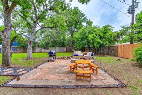 Richland Hills House | 8 Mi to Stockyards: Ft Worth Home w/Full Kit