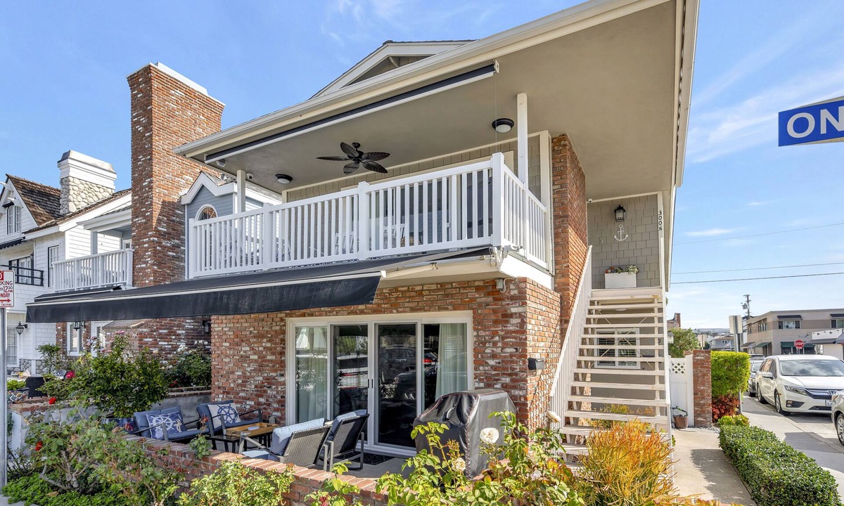 Balboa Island Apartment | 8 on Onyx !