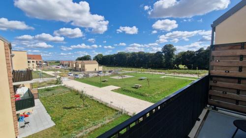 Marly-la-Ville Apartment | 8 Pers - Balcon & Jardin - 5min CDG - Shuttle CDG Airport - Paris Villepinte